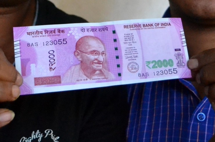 Rs 2,000 currency notes continue to fall in circulation: RBI data